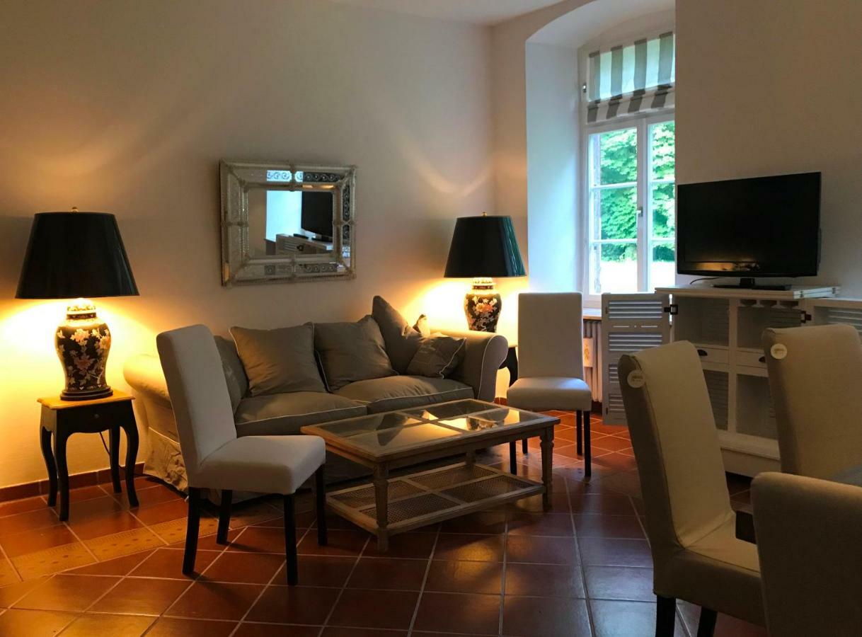 Elegantes Gaesteapartment Verano In Schloss Und Hofgut Langenzell Wiesenbach Ngoại thất bức ảnh